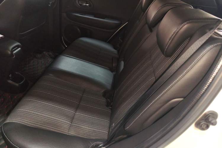 Used Honda Vezel 2016 1.8L CVT Front-Wheel Drive Pioneer Edition Left Rear Seat