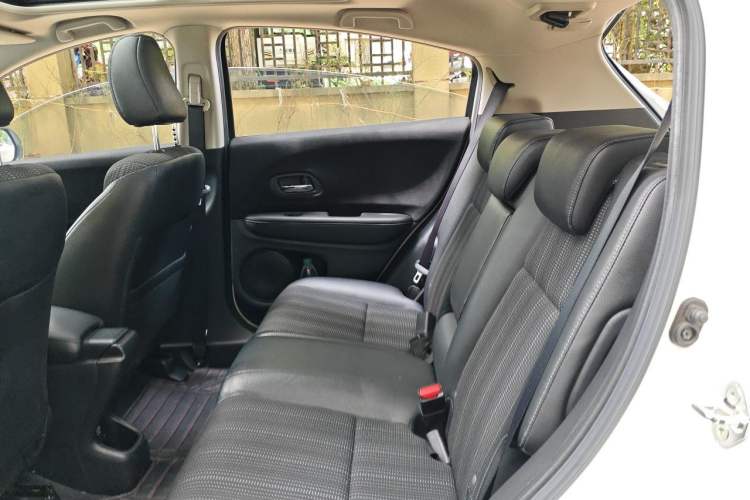 Used Honda Vezel 2016 1.8L CVT Front-Wheel Drive Pioneer Edition Left Rear Seat