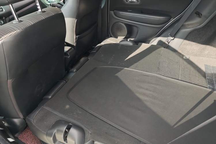Used Honda Vezel 2016 1.8L CVT Front-Wheel Drive Pioneer Edition Left Rear Seat