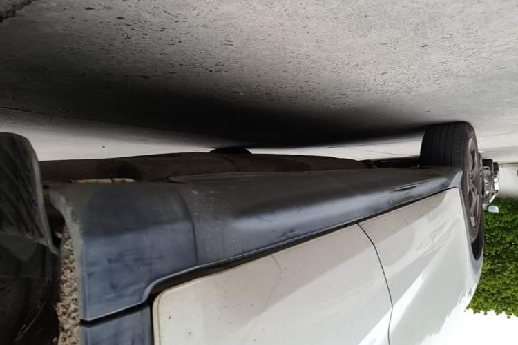 Used Honda Vezel 2016 1.8L CVT Front-Wheel Drive Pioneer Edition Left Side Sill