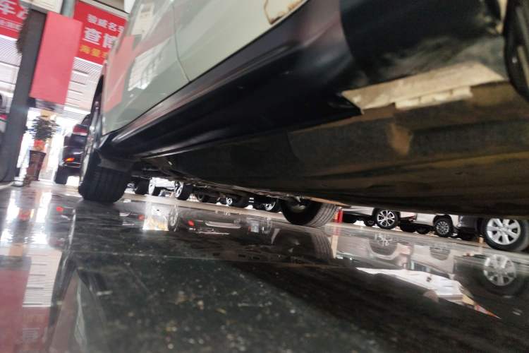 Used Honda Vezel 2016 1.8L CVT Front-Wheel Drive Pioneer Edition Left Side Sill