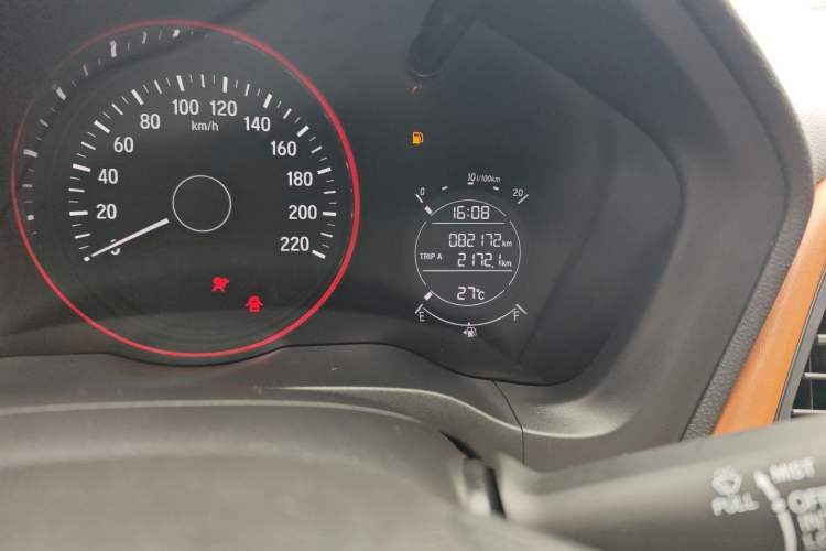 Used Honda Vezel 2016 1.8L CVT Front-Wheel Drive Pioneer Edition Odometer Close Up