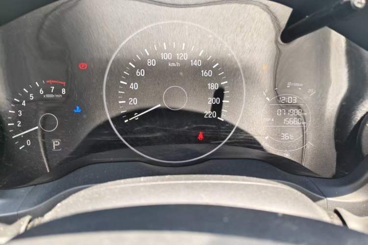 Used Honda Vezel 2016 1.8L CVT Front-Wheel Drive Pioneer Edition Odometer Close Up
