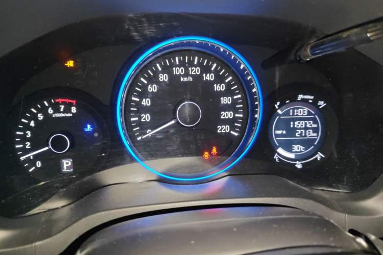 Used Honda Vezel 2016 1.8L CVT Front-Wheel Drive Pioneer Edition Odometer Close Up
