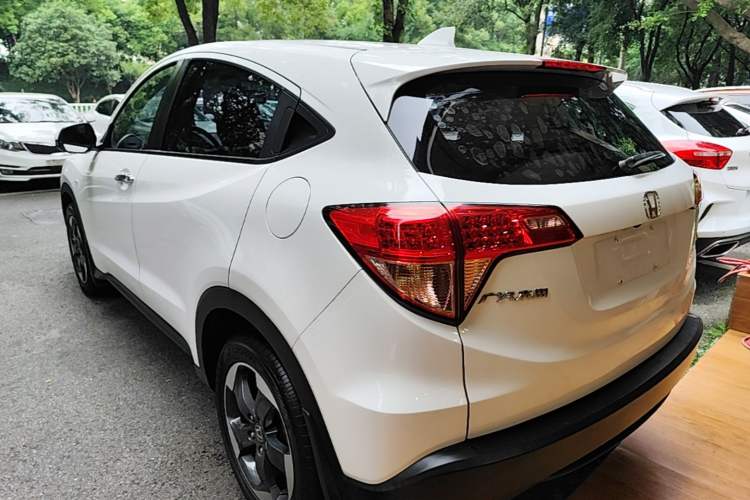 Used Honda Vezel 2016 1.8L CVT Front-Wheel Drive Pioneer Edition Rear Left 45 Deg