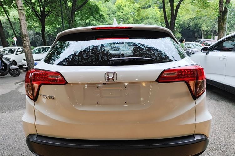 Used Honda Vezel 2016 1.8L CVT Front-Wheel Drive Pioneer Edition Rear