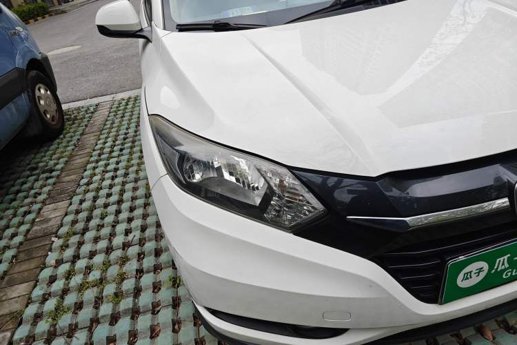 Used Honda Vezel 2016 1.8L CVT Front-Wheel Drive Pioneer Edition Right Front Headlight