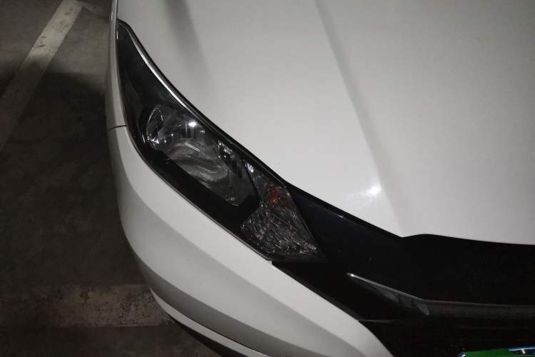 Used Honda Vezel 2016 1.8L CVT Front-Wheel Drive Pioneer Edition Right Front Headlight