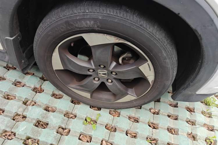Used Honda Vezel 2016 1.8L CVT Front-Wheel Drive Pioneer Edition Right Front Wheel Hub