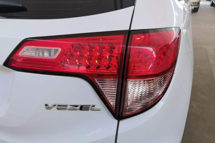 Used Honda Vezel 2016 1.8L CVT Front-Wheel Drive Pioneer Edition Right Rear Taillight