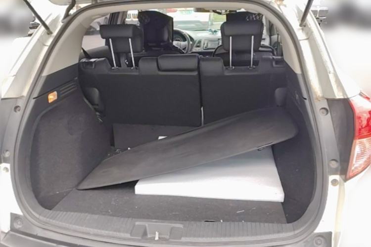 Used Honda Vezel 2016 1.8L CVT Front-Wheel Drive Pioneer Edition Trunk