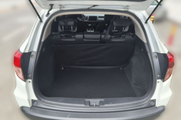Used Honda Vezel 2016 1.8L CVT Front-Wheel Drive Pioneer Edition Trunk