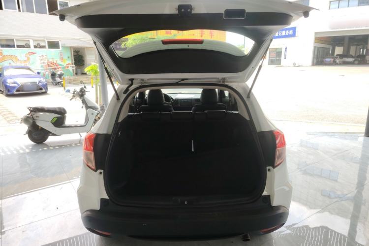 Used Honda Vezel 2016 1.8L CVT Front-Wheel Drive Pioneer Edition Trunk