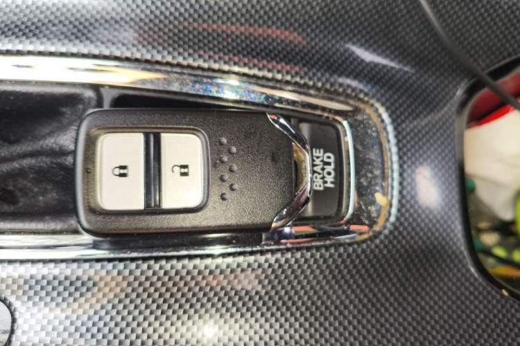 Used Honda Vezel 2016 1.8L CVT Front-Wheel Drive Pioneer Edition Vehicle Key