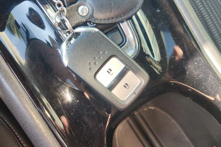 Used Honda Vezel 2016 1.8L CVT Front-Wheel Drive Pioneer Edition Vehicle Key