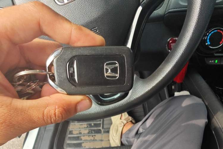 Used Honda Vezel 2016 1.8L CVT Front-Wheel Drive Pioneer Edition Vehicle Key