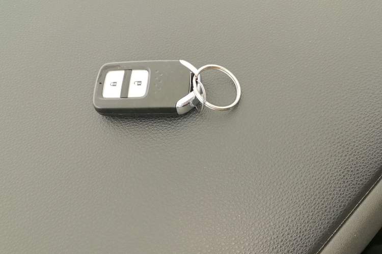 Used Honda Vezel 2016 1.8L CVT Front-Wheel Drive Pioneer Edition Vehicle Key