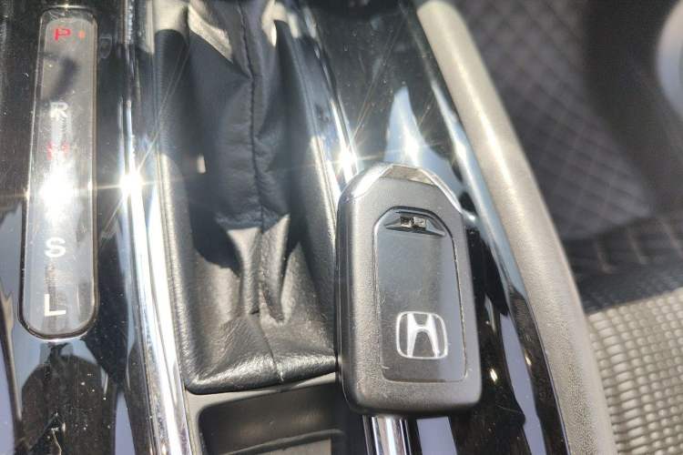 Used Honda Vezel 2016 1.8L CVT Front-Wheel Drive Pioneer Edition Vehicle Key