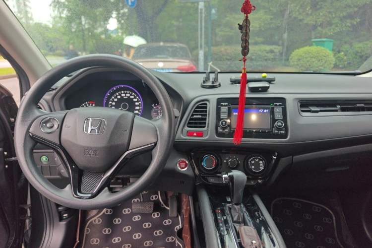 Used Honda Vezel 2017 1.8L CVT Front-Wheel Drive Pioneer Edition Center Console