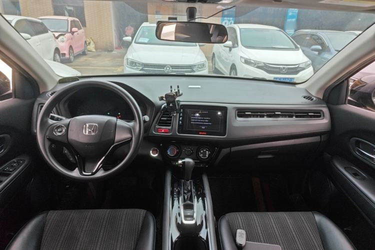 Used Honda Vezel 2017 1.8L CVT Front-Wheel Drive Pioneer Edition Center Console