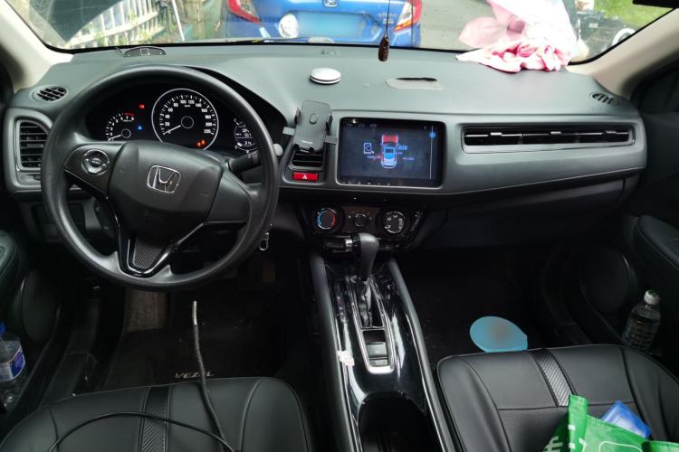 Used Honda Vezel 2017 1.5L CVT 2WD Comfort Model Center Console