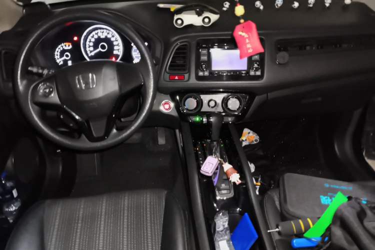 Used Honda Vezel 2017 1.8L CVT Front-Wheel Drive Pioneer Edition Center Console