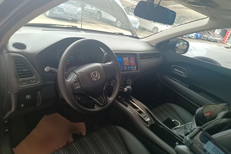 Used Honda Vezel 2017 1.8L CVT Front-Wheel Drive Pioneer Edition Center Console