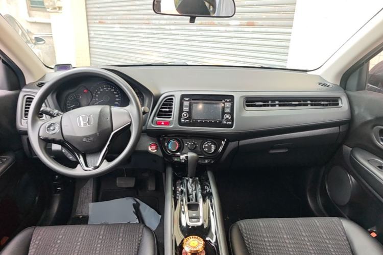 Used Honda Vezel 2017 1.8L CVT Front-Wheel Drive Pioneer Edition Center Console