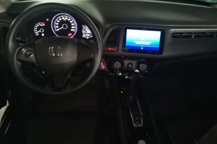 Used Honda Vezel 2017 1.5L CVT 2WD Comfort Model Center Console