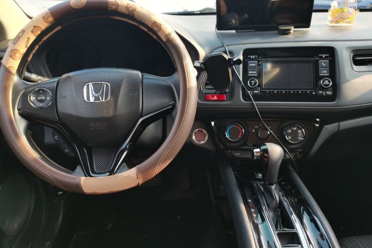 Used Honda Vezel 2017 1.8L CVT Front-Wheel Drive Pioneer Edition Center Console