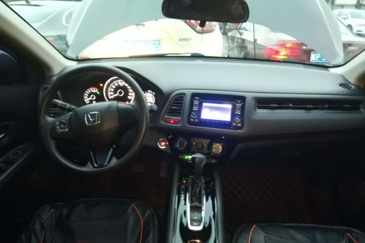 Used Honda Vezel 2017 1.8L CVT Front-Wheel Drive Pioneer Edition Center Console
