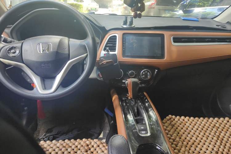 Used Honda Vezel 2017 1.8L CVT Front-Wheel Drive Pioneer Edition Center Console