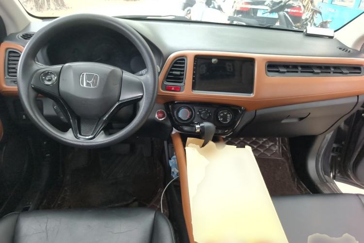 Used Honda Vezel 2017 1.8L CVT Front-Wheel Drive Pioneer Edition Center Console