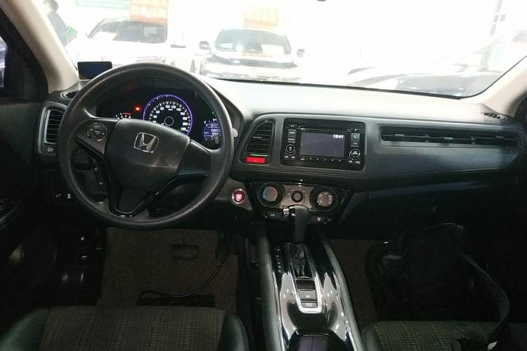 Used Honda Vezel 2017 1.8L CVT 2WD Elite Model Center Console