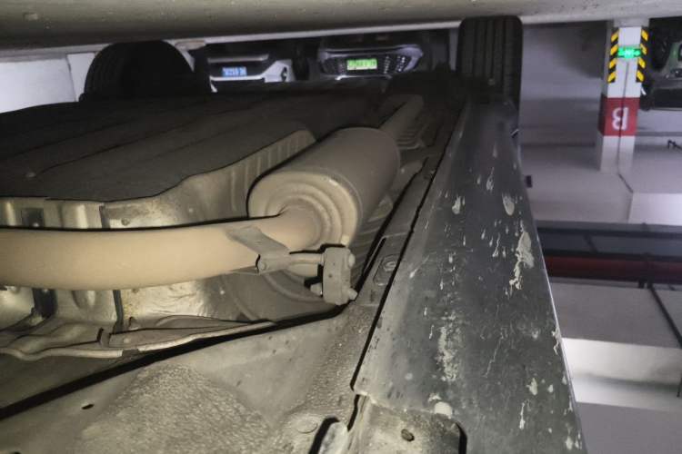 Used Honda Vezel 2017 1.8L CVT Front-Wheel Drive Pioneer Edition Chassis Front Right