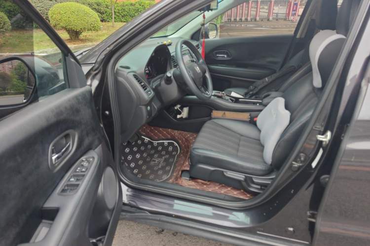 Used Honda Vezel 2017 1.8L CVT Front-Wheel Drive Pioneer Edition Driver Seat