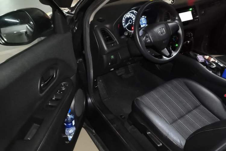 Used Honda Vezel 2017 1.8L CVT Front-Wheel Drive Pioneer Edition Driver Seat
