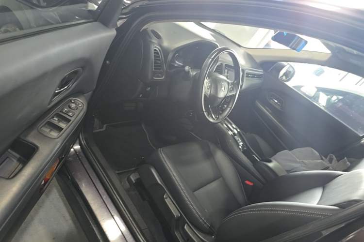Used Honda Vezel 2017 1.5L CVT 2WD Comfort Model Driver Seat