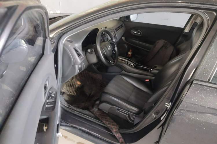 Used Honda Vezel 2017 1.8L CVT Front-Wheel Drive Pioneer Edition Driver Seat
