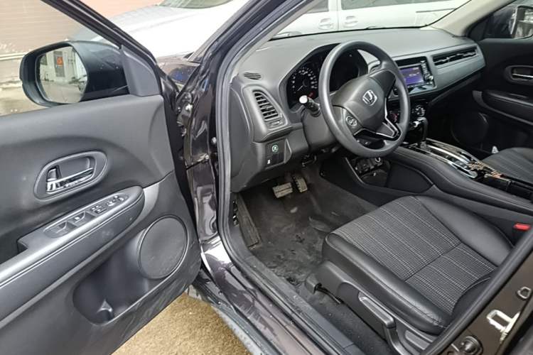 Used Honda Vezel 2017 1.8L CVT Front-Wheel Drive Pioneer Edition Driver Seat