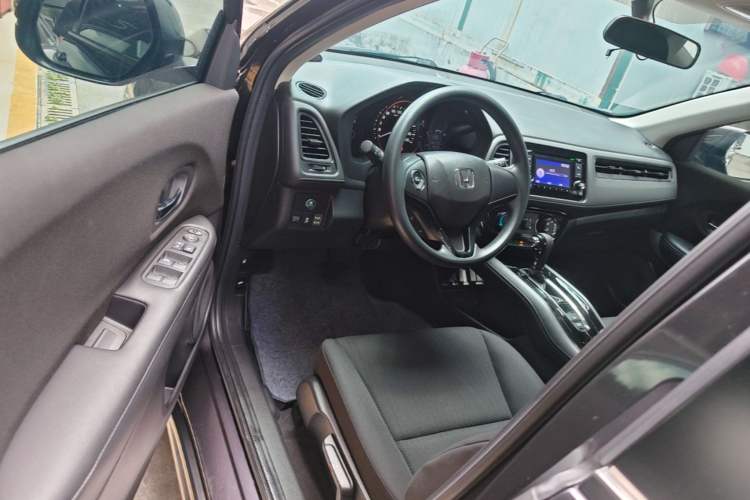 Used Honda Vezel 2017 1.5L CVT 2WD Comfort Model Driver Seat
