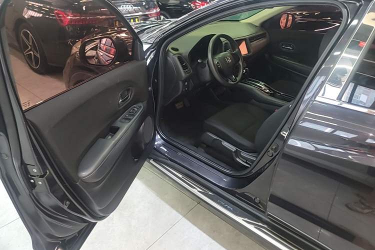 Used Honda Vezel 2017 1.5L CVT 2WD Comfort Model Driver Seat