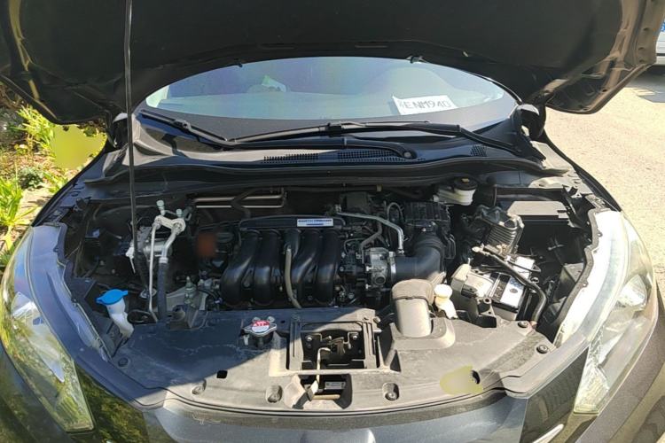 Used Honda Vezel 2017 1.5L CVT 2WD Comfort Model Engine Bay