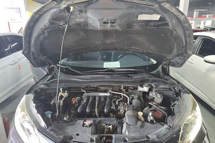 Used Honda Vezel 2017 1.5L CVT 2WD Comfort Model Engine Bay