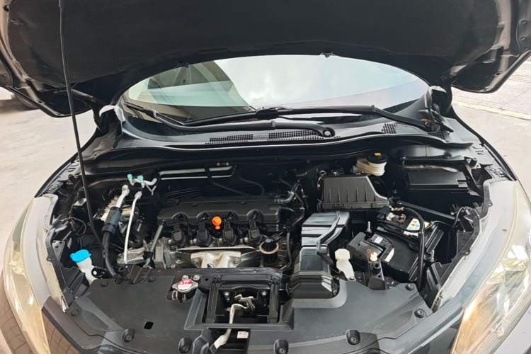 Used Honda Vezel 2017 1.8L CVT Front-Wheel Drive Pioneer Edition Engine Bay