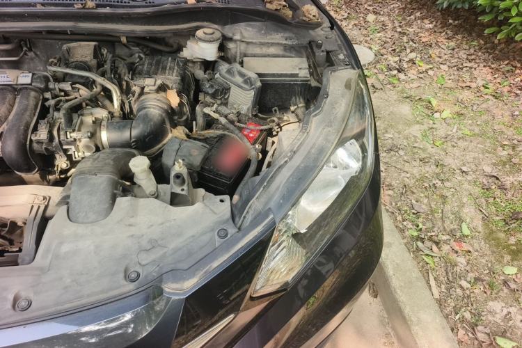 Used Honda Vezel 2017 1.5L CVT 2WD Comfort Model Engine Bay Left