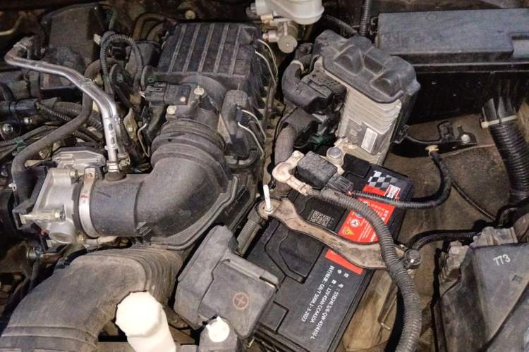 Used Honda Vezel 2017 1.5L CVT 2WD Comfort Model Engine Bay Left