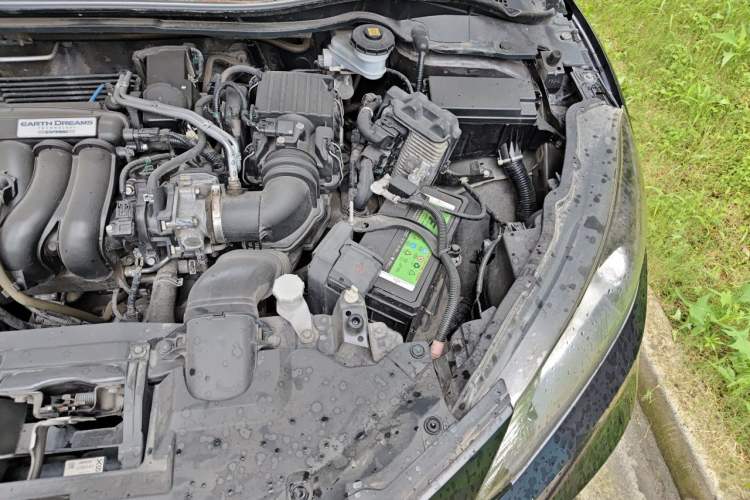 Used Honda Vezel 2017 1.5L CVT 2WD Comfort Model Engine Bay Left