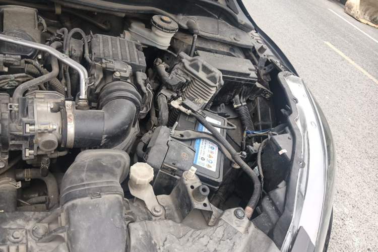 Used Honda Vezel 2017 1.5L CVT 2WD Comfort Model Engine Bay Left