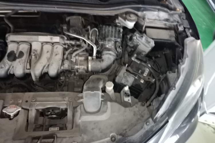 Used Honda Vezel 2017 1.5L CVT 2WD Comfort Model Engine Bay Left